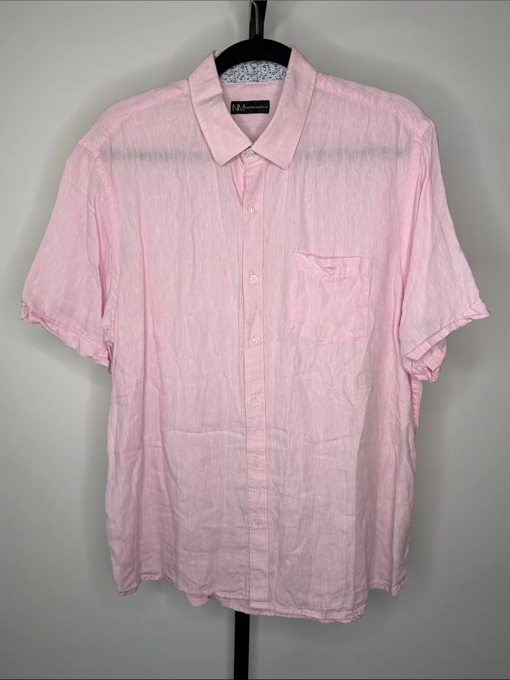 Neiman Marcus Pale Pink Short Sleeve Linen Button-Up Shirt